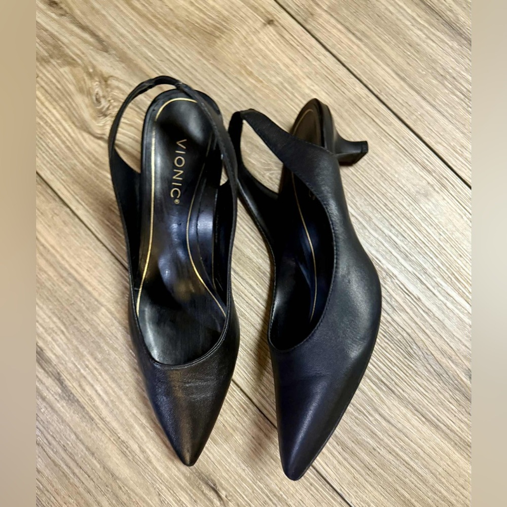 Vionic Black Pointed Toe Slingback Heels - image 2